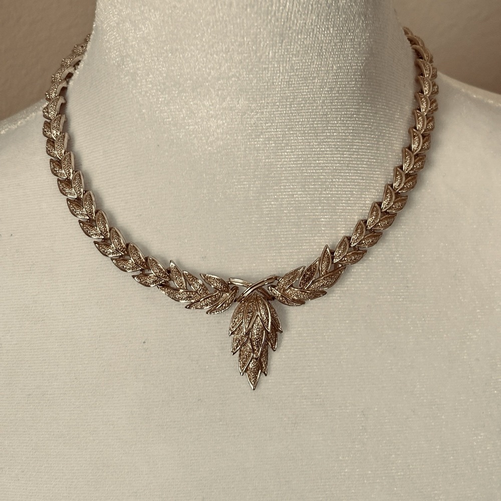 Vtg Coro Gold Tone  Laurel Leaf Collar/Choker Necklace Mid Century Botanical